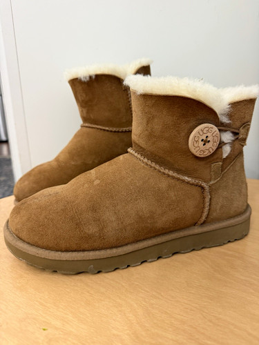 Ugg mini bailey button - ugg,