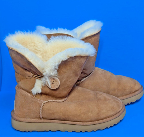 Ugg australia bailey - button, ii