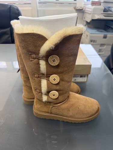 Ugg bailey button - button, triplet