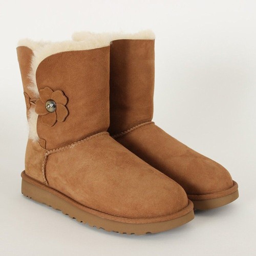 Nwt ugg bailey button - nwt,