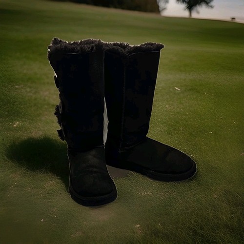 Ugg bailey button triplet - ugg, ii